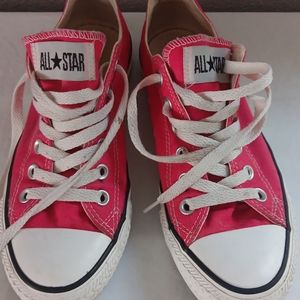 Chuck Taylor Converse raspberry OX womens 7 low top
